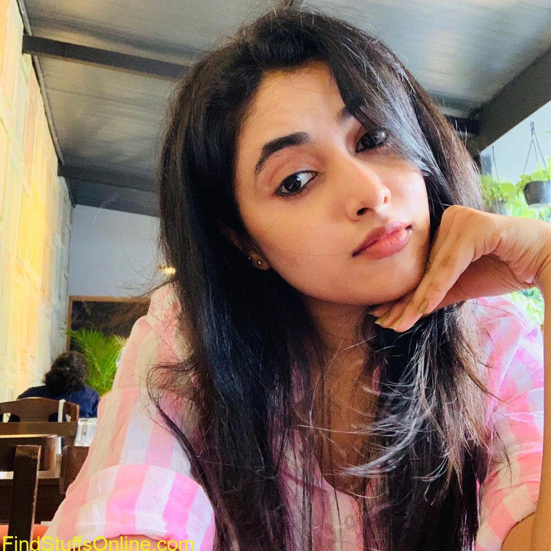 Priyanka Arul Mohan Hot Images