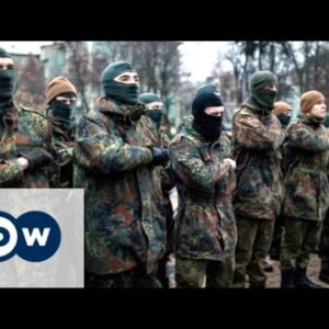 Women and the Azov battalion in Kyiv, Ukraine | DW Documentary