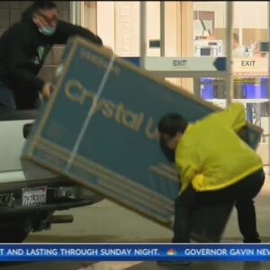 Black Friday shoppers brave pandemic worries for holiday deals