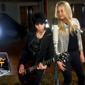 Carrie Underwood, Joan Jett team up for electric Sunday Night Football open | NBC Sports