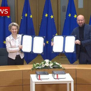 BREAKING: The Presidents of the European Commission and European Council sign UK-EU trade agreement