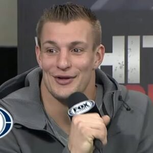 Rob Gronkowski shows off his 'Magic Mike' moves