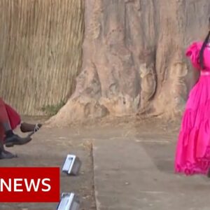 Senegal's fashion week during a pandemic - BBC News