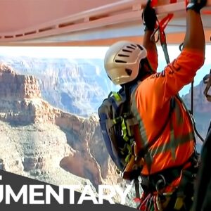 Fearless Workers in Great Height: Cleaning the Grand Canyon Glass Walkway (Pt. 2) | Free Documentary
