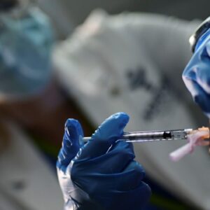 US vaccine rollout could see 'queue jumpers' and 'black market' created