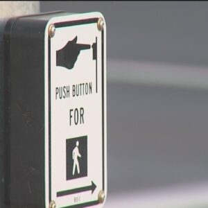 City of Bakersfield introduces new HAWK pedestrian signal on 24th Street
