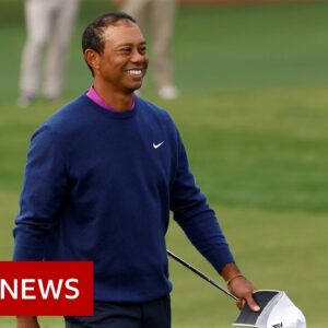 Tiger Woods: Car crashes and comebacks - BBC News