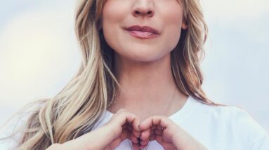 kaley cuoco hot images 13