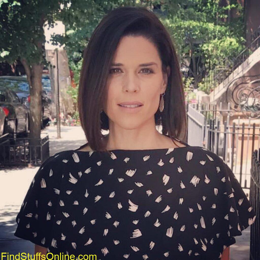 neve campbell Hot Images 10