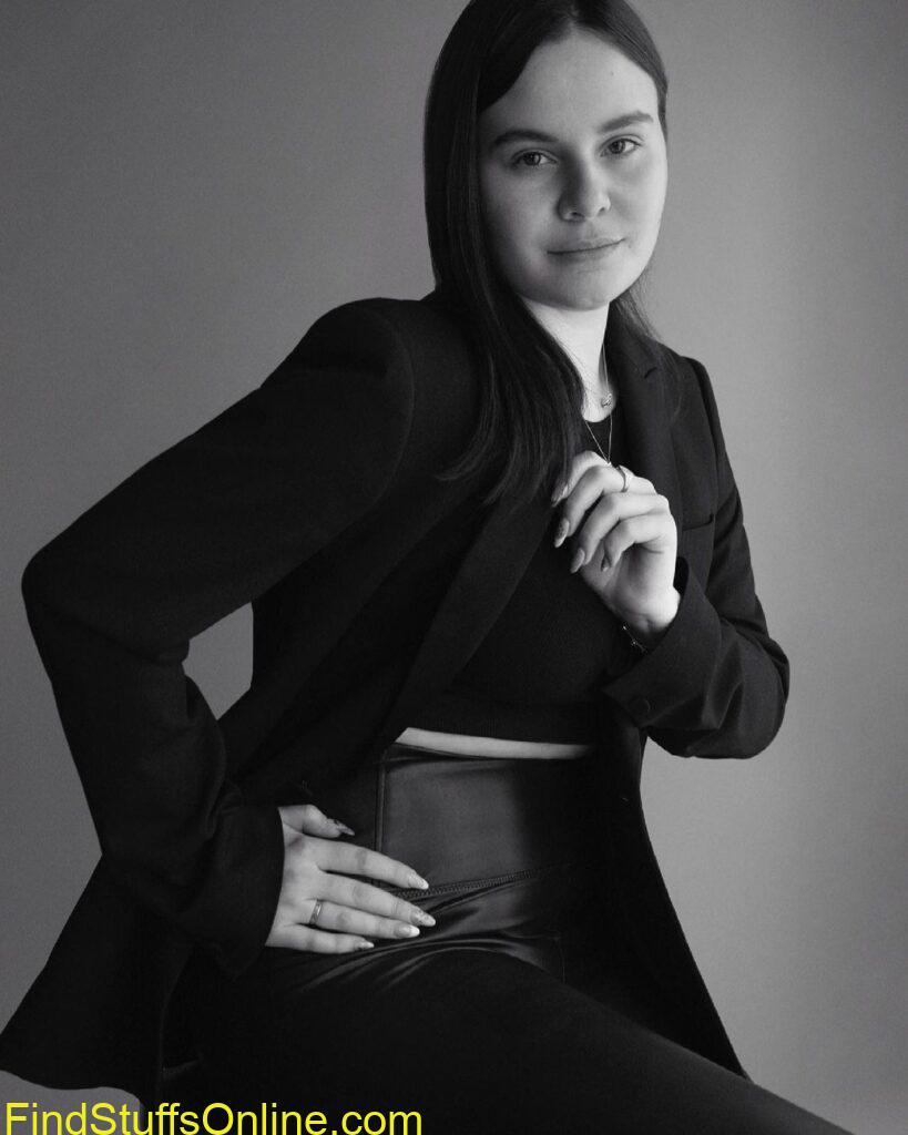 Holly Anna Ramsay Latest HD Pictures And Wallpapers
