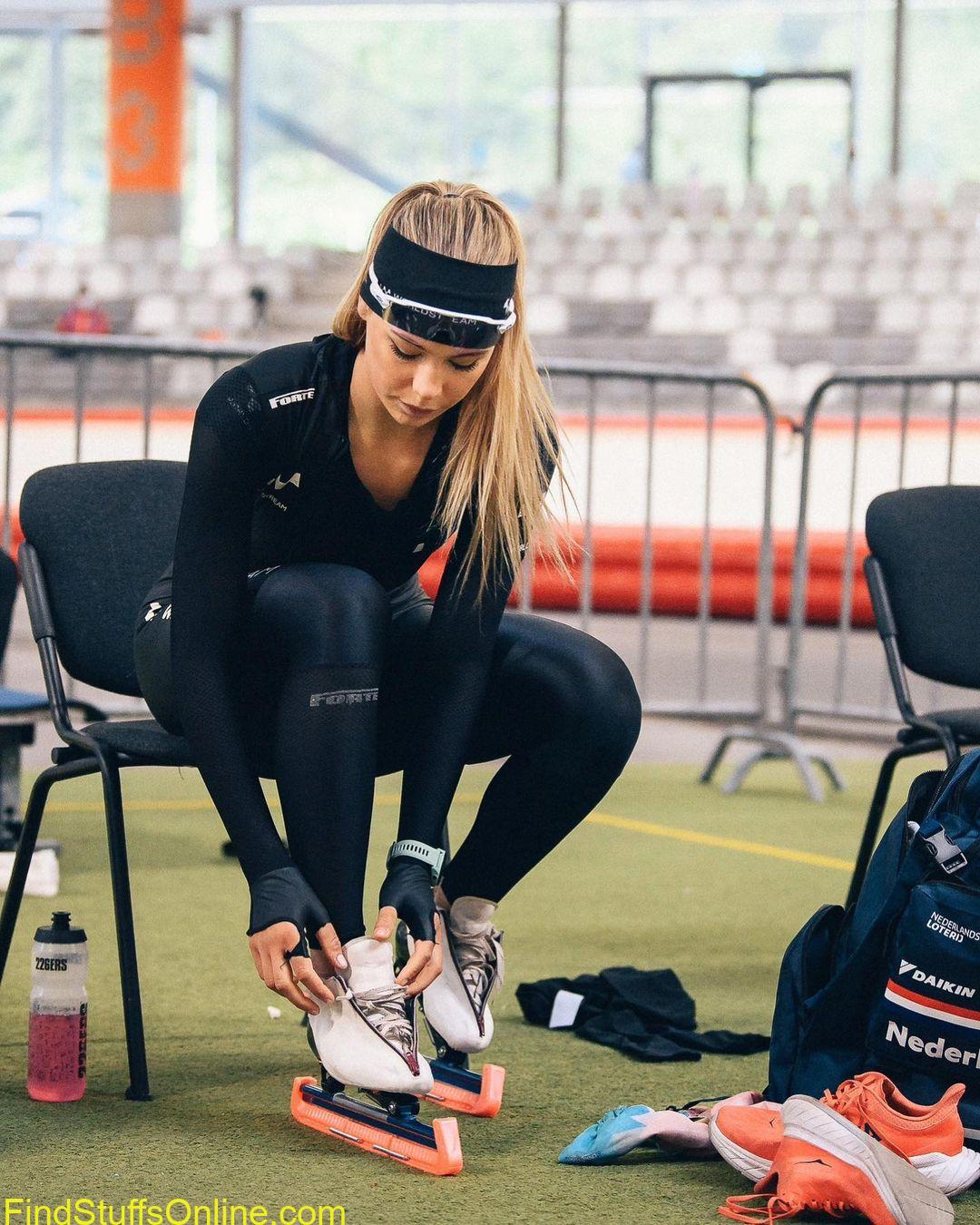 Jutta leerdam hot images 5