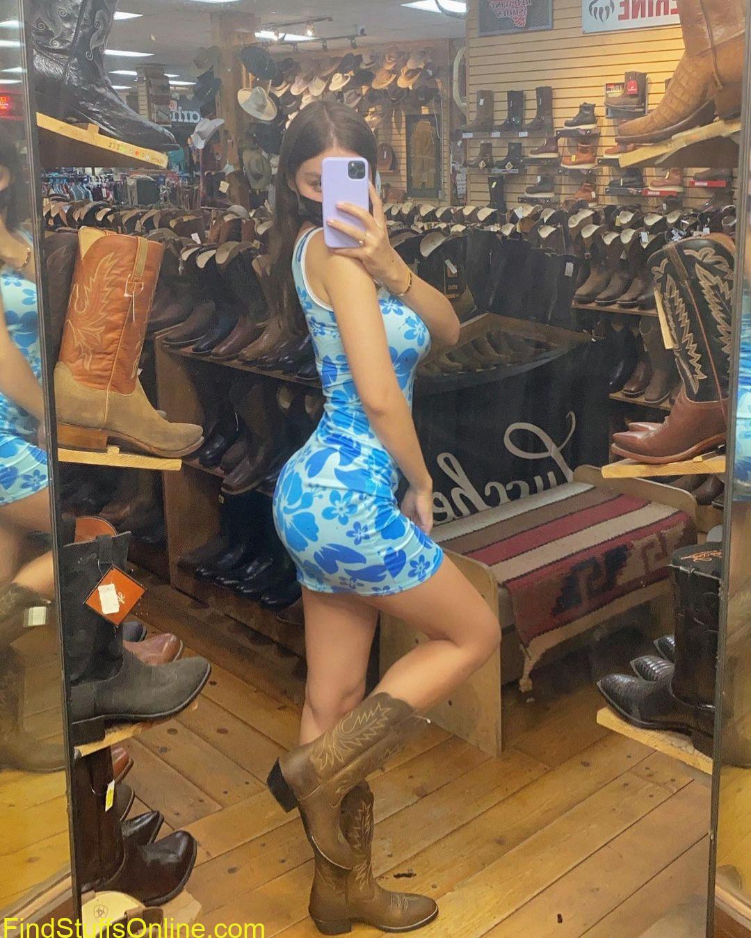 Sophie Mudd hot images 16