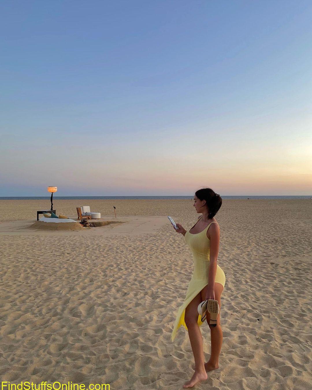 Sophie Mudd hot images 28