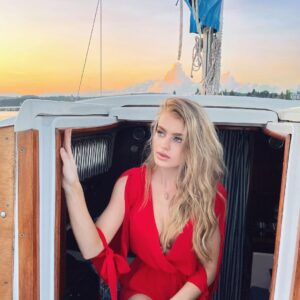 instagram model Ann katherin hot images 23