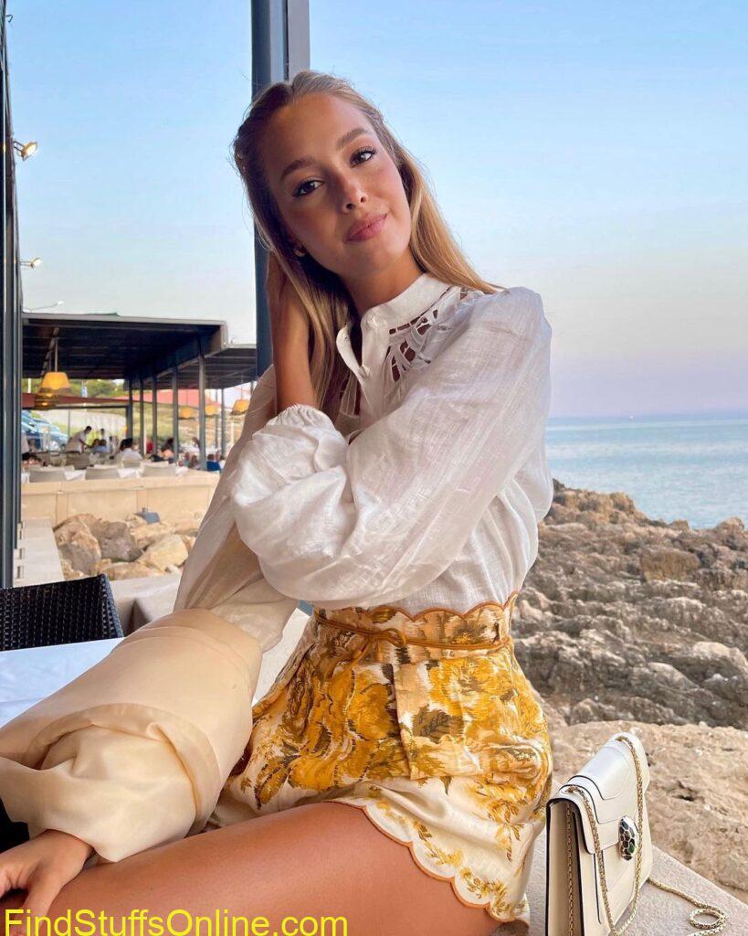 instagram model viky Varga hot images 8 1